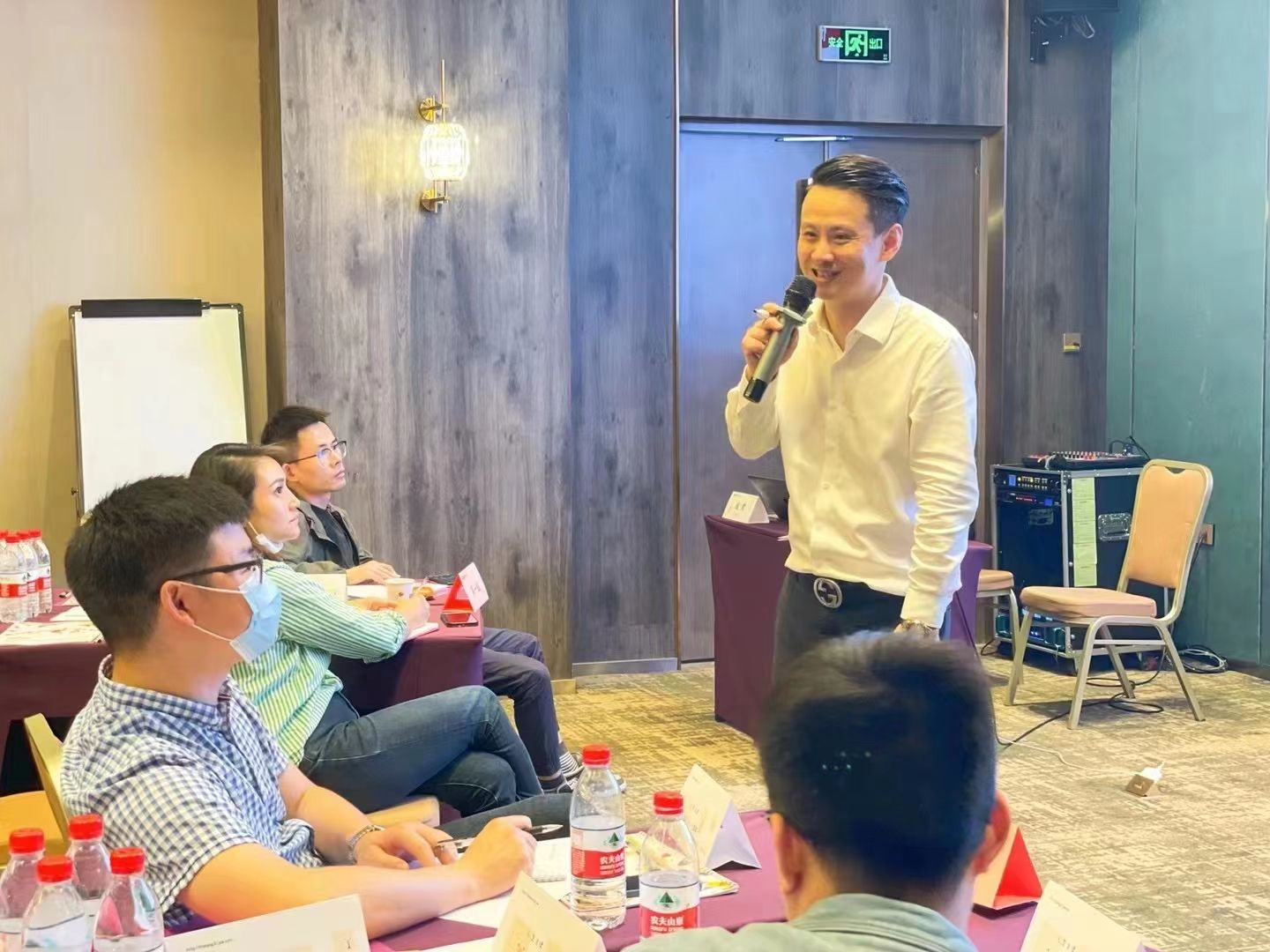 《互聯(lián)網(wǎng)創(chuàng)新思維與新媒體營銷實戰(zhàn)》