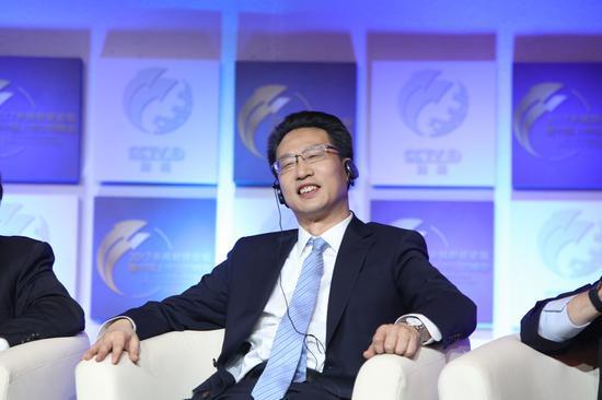 王昌林:王昌林任中國社科院副院長，長期從事宏觀經濟和產業(yè)經濟研究